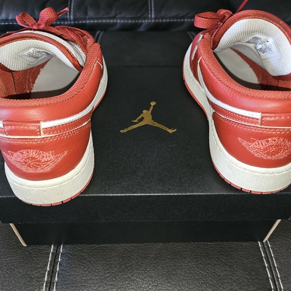 Nike Jordan 1 Low Red White Size 6 - Picture 4 of 5